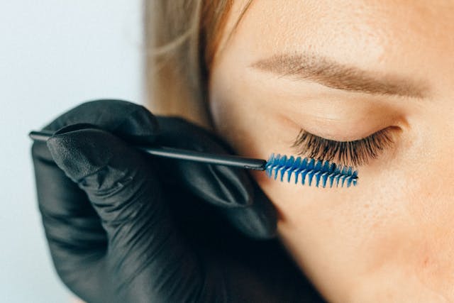 Functions Of Eye Lash Extension Glue: